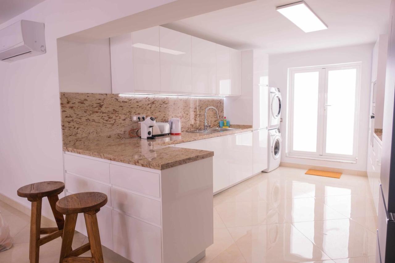 Luxury Apartments Sabi Waikiki Con Garaje Коральео Экстерьер фото
