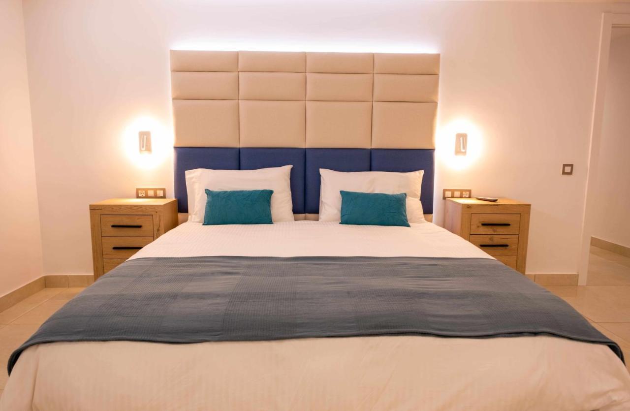 Luxury Apartments Sabi Waikiki Con Garaje Коральео Экстерьер фото